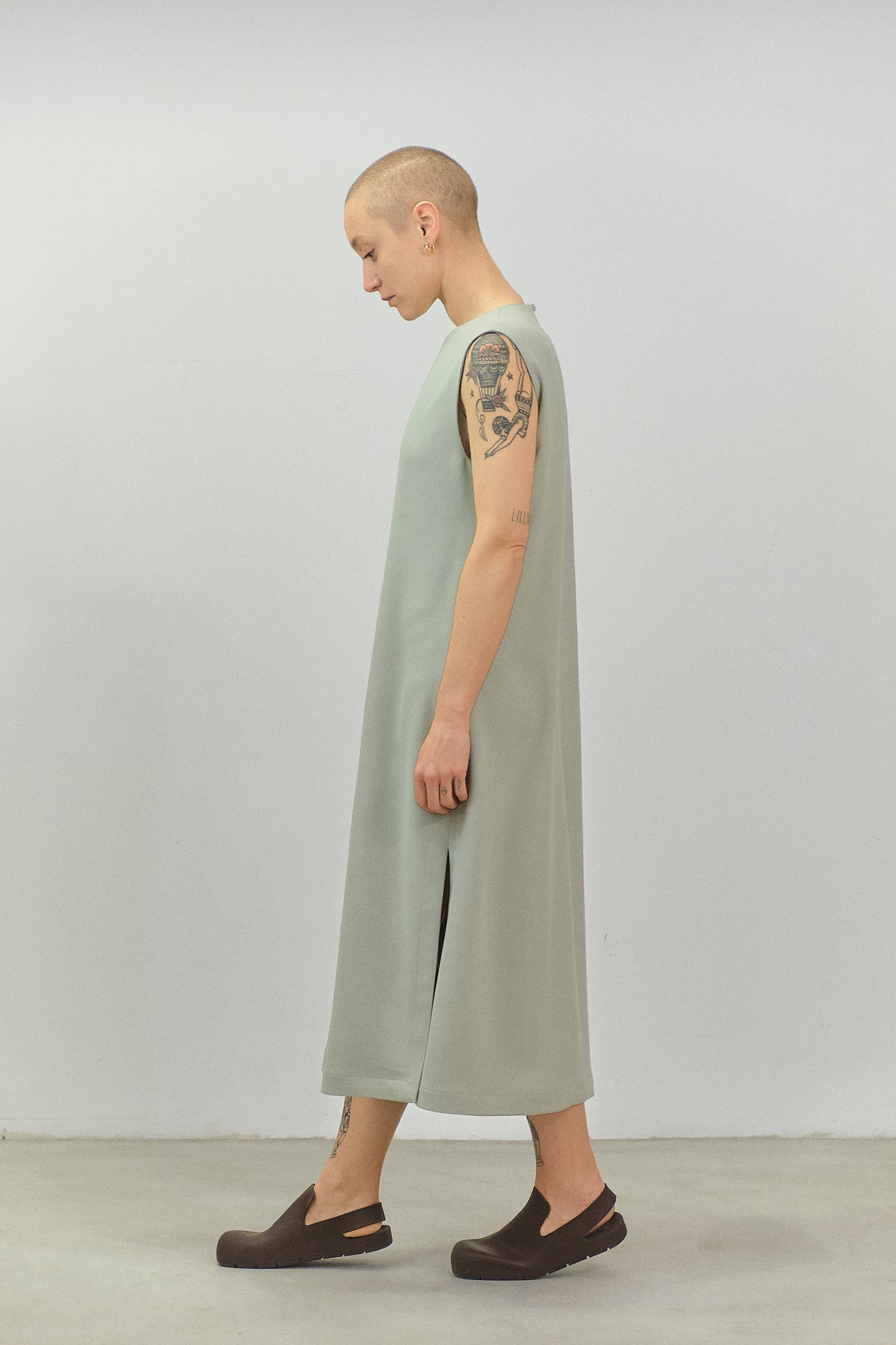 AB08 - Sage Green Flared Silk Dress – capsule301